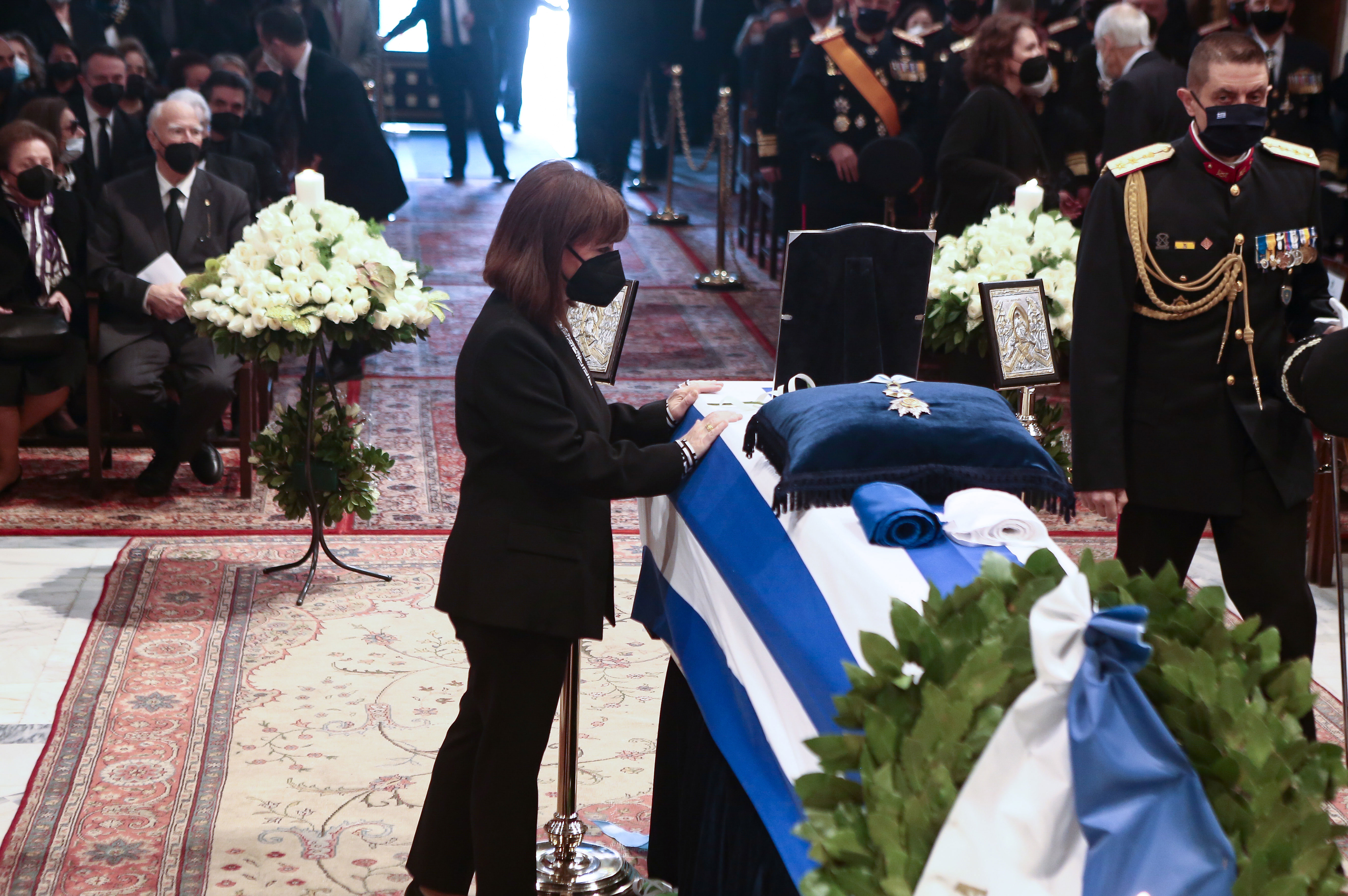 Χρήστος Σαρτζετάκης: Με τιμές αρχηγού κράτους το τελευταίο «αντίο»-4