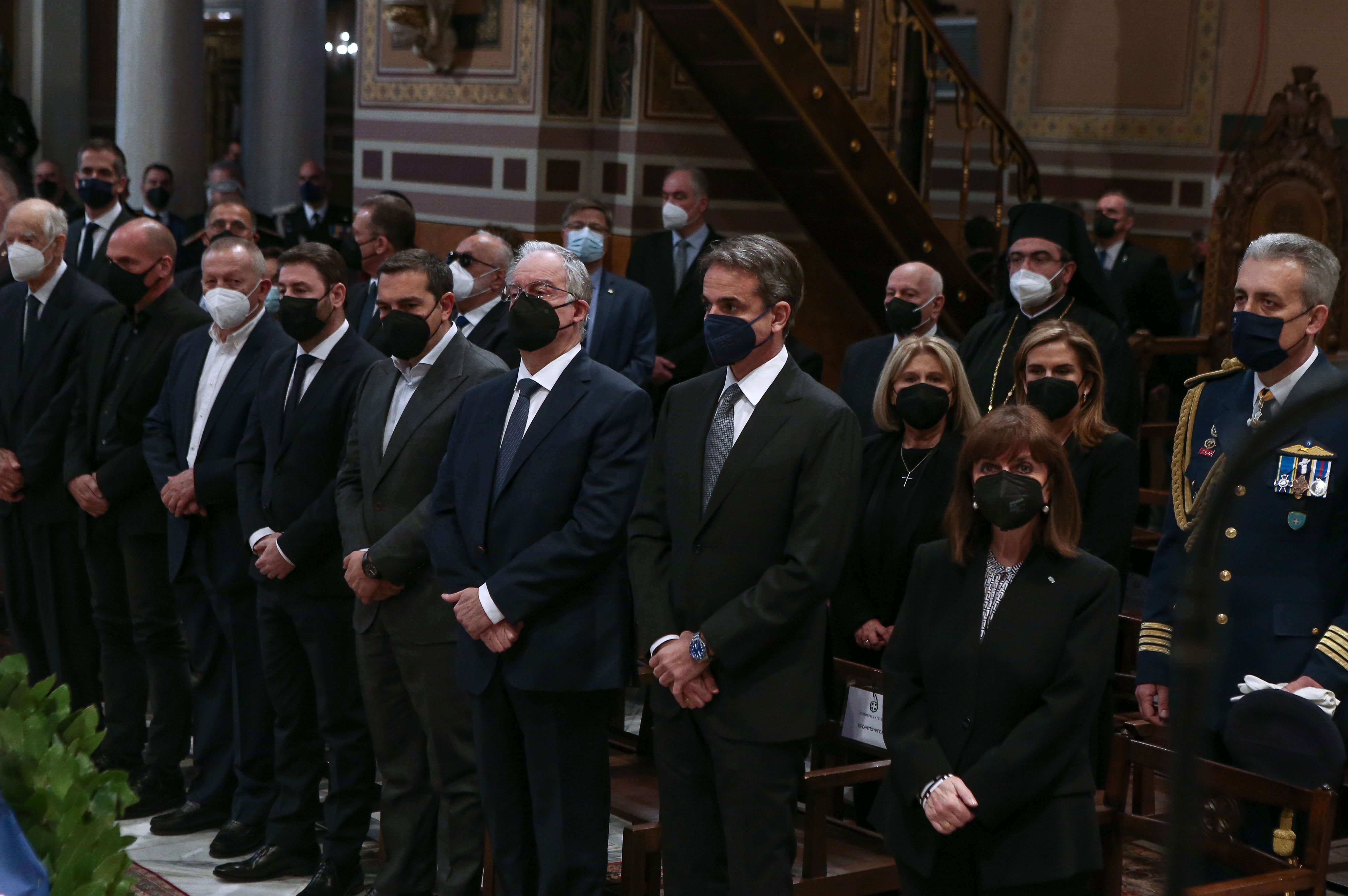 Χρήστος Σαρτζετάκης: Με τιμές αρχηγού κράτους το τελευταίο «αντίο»-6