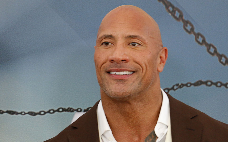 ντουέιν-τζόνσον-αποσύρει-την-υποστήρ-561706645