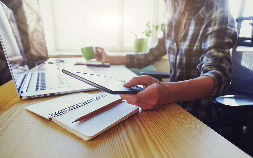 κορωνοϊός-υπέρ-της-τηλεργασίας-τάσσο-561711964