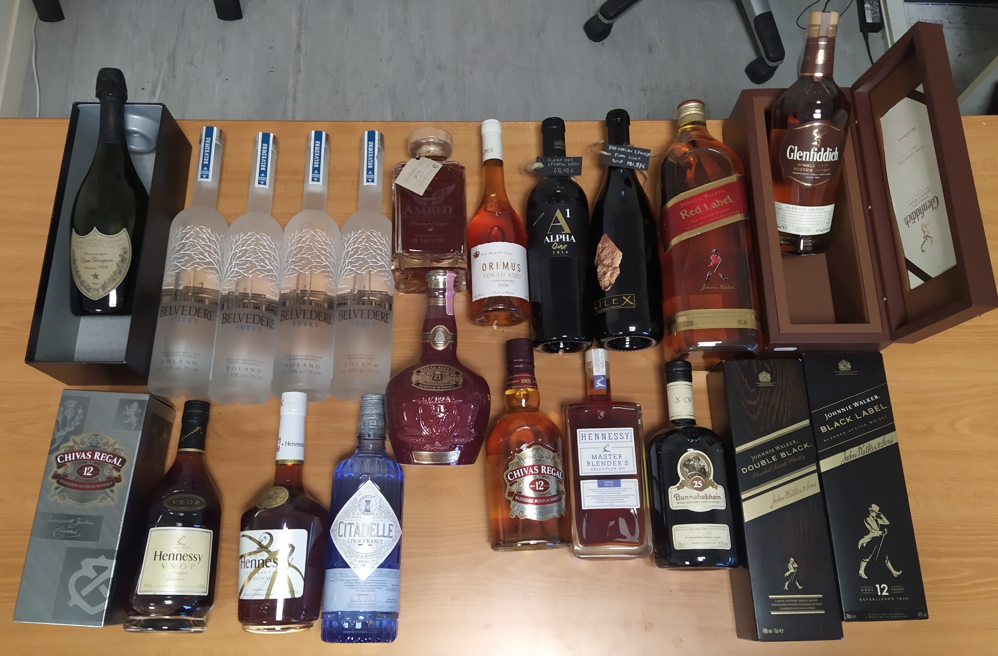 Εξαρθρώθηκε συμμορία με πέντε ανήλικους – Κατηγορούνται για 75 κλοπές στην Αττική (εικόνες)-2