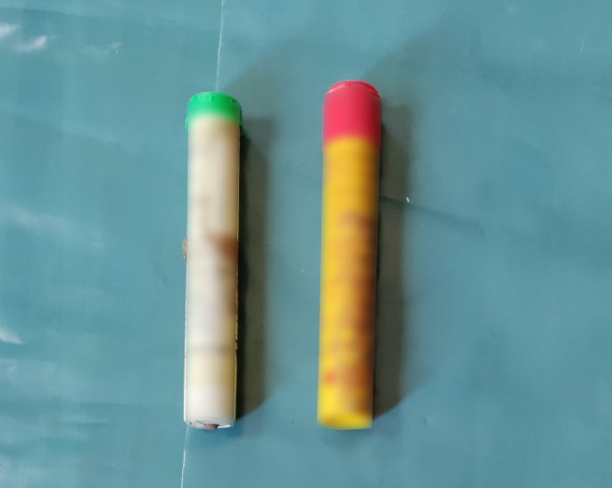 Έρευνα της ΕΛ.ΑΣ. σε σύνδεσμο στην Ομόνοια: Ανακάλυψαν στυλιάρια και κοντάρια (εικόνες)-3