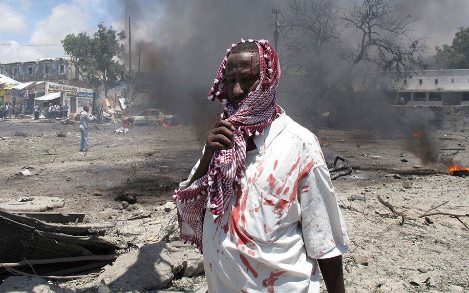 σομαλία-βομβιστική-επίθεση-σε-εστιατ-561729277