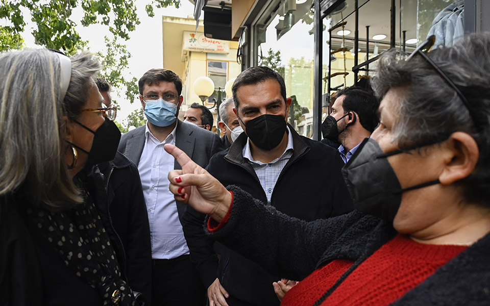 Τσίπρας: «Η κατάσταση στην αγορά είναι τραγική, το εισόδημα συρρικνώνεται δραματικά»-2