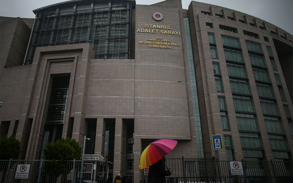 υπόθεση-καβαλά-αγκάθι-στις-σχέσεις-561729970