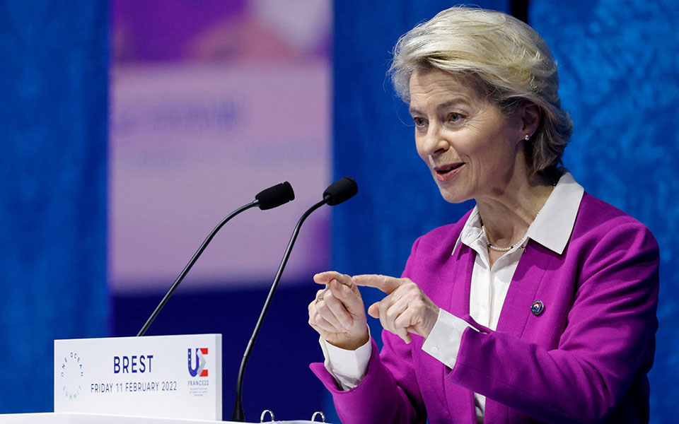 εε-κυρώσεις-σχεδιάζει-η-κομισιόν-στην-561714670