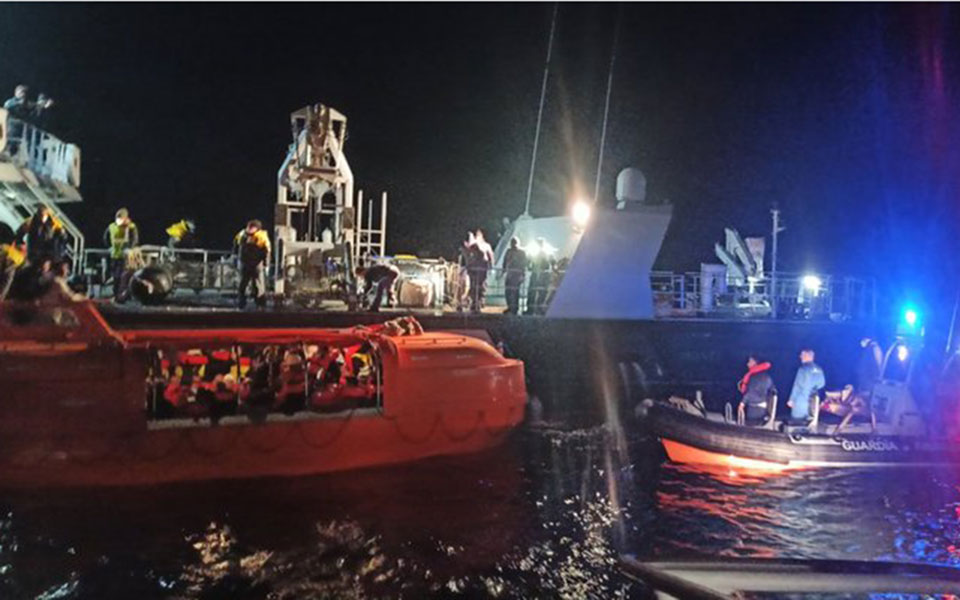 φωτιά-στο-euroferry-olympia-δύο-εγκλωβισμένοι-στο-φλ-561725209