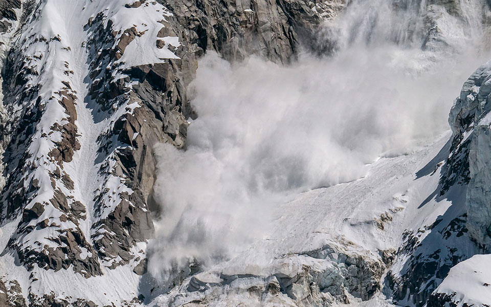 αυστρία-τέσσερις-νεκροί-από-χιονοστι-561703366