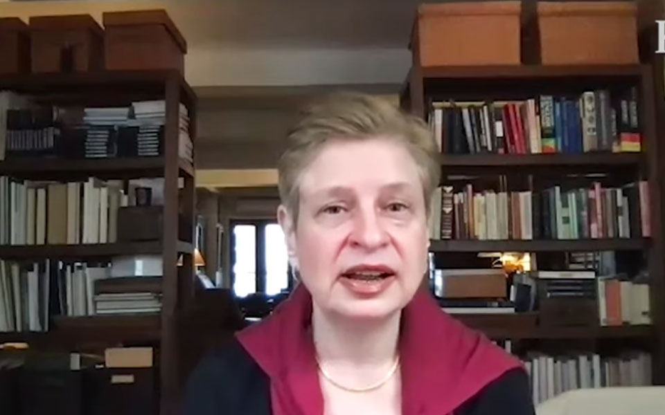 η-νίνα-χρούστσεβα-μιλάει-στην-κ-για-τ-561738229