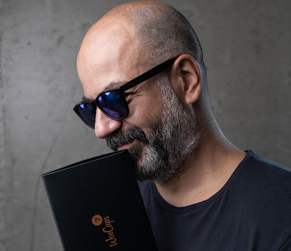 Πόλεμος στην Ουκρανία: Χρωματιστά σκουφάκια για μικρούς υπερήρωες-4