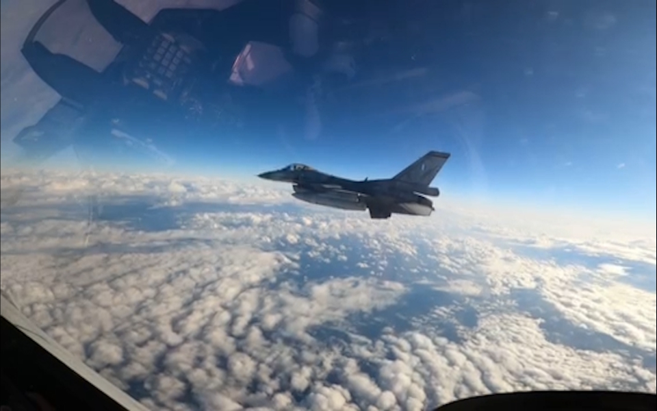 Πολεμική αεροπορία: Συνεκπαίδευση ελληνικών F-16 με αμερικανικά βομβαρδιστικά Β-52-2