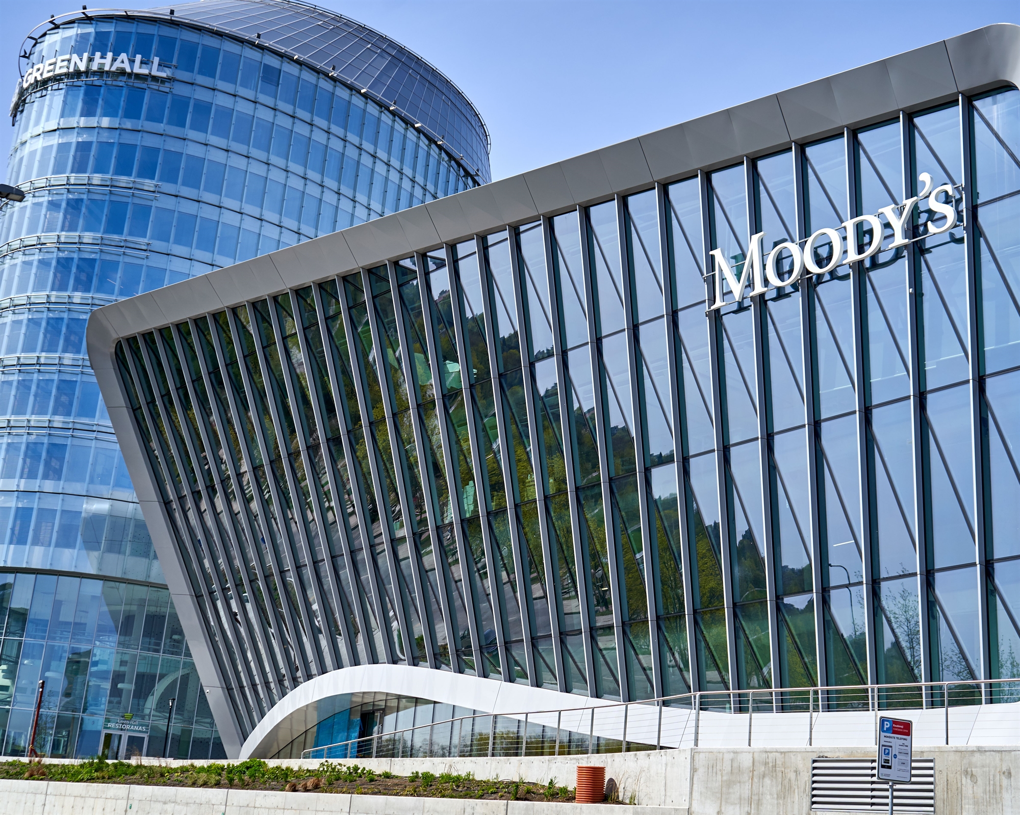 h-moodys-αναβάθμισε-τις-ελληνικές-τράπεζε-561786604