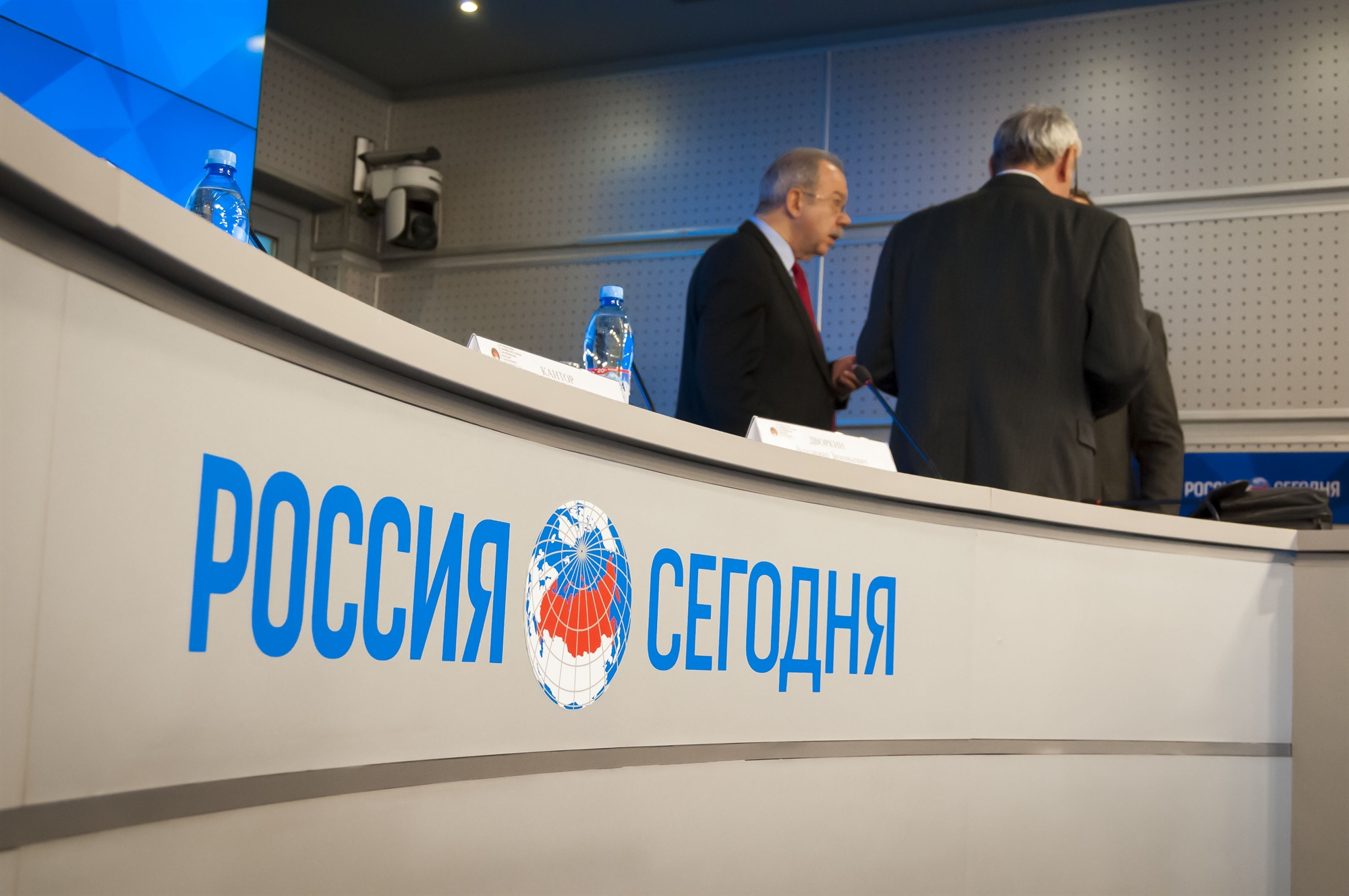 Χρονικό λογοκρισίας και φόνων-1