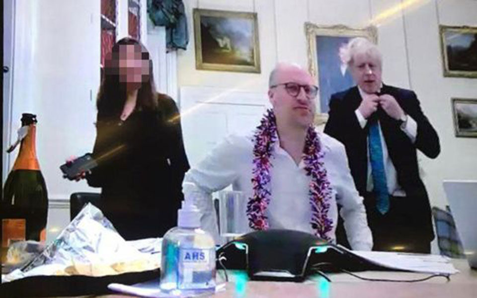 partygate-πρόστιμα-σε-20-άτομα-από-τη-σκότλαντ-γι-561783523