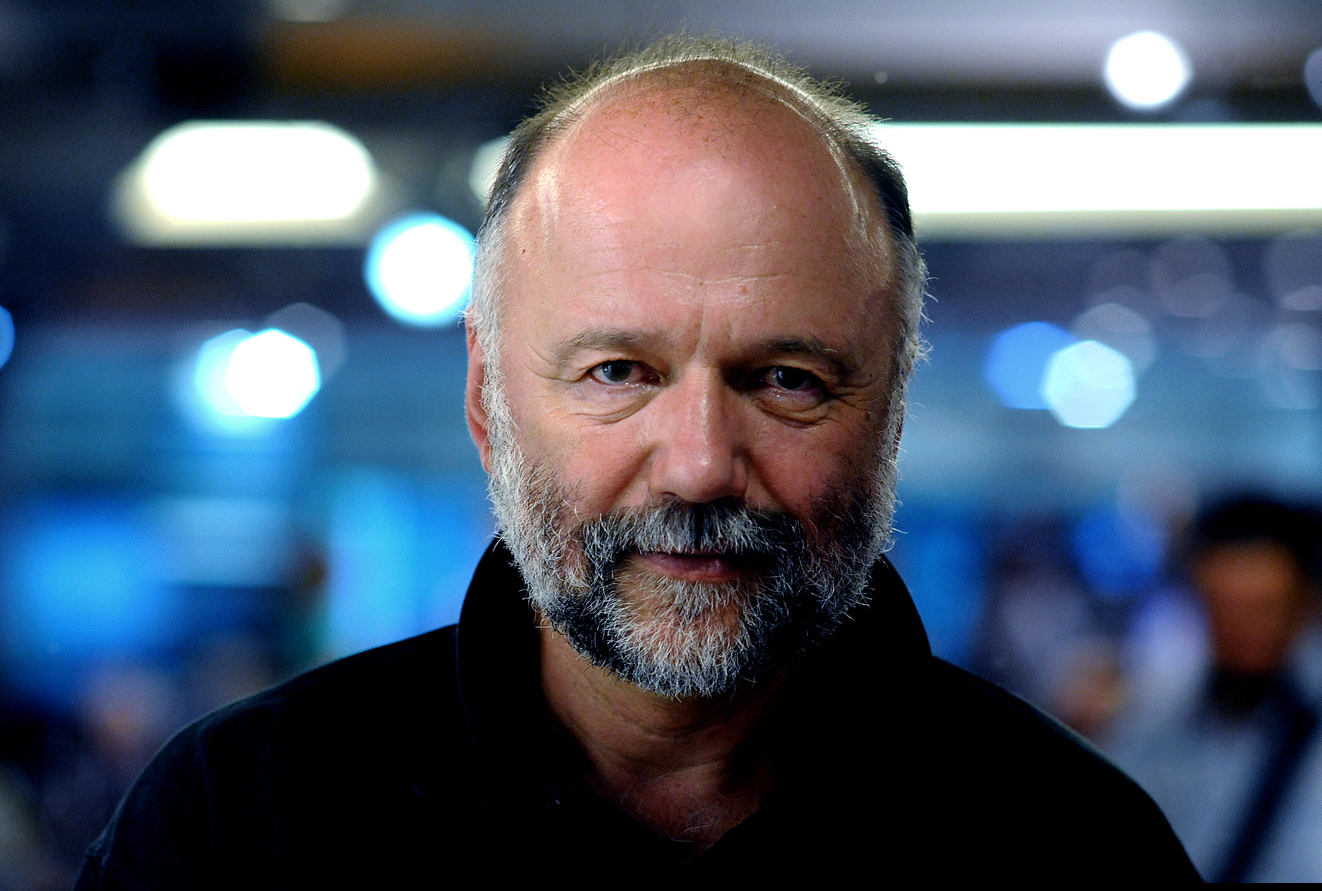 αντρέι-κούρκοφ-ένας-φιλήσυχος-μελισσ-561751546