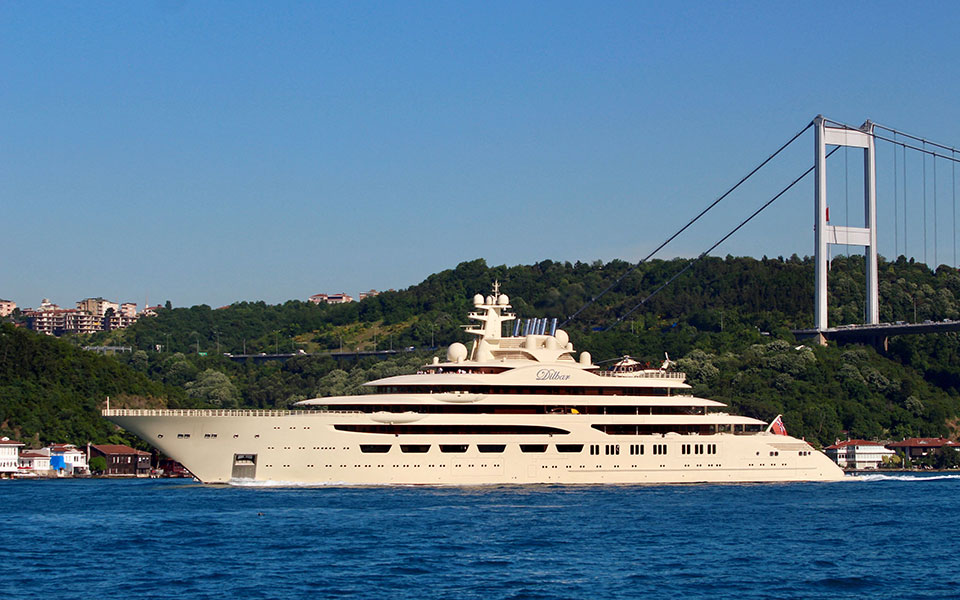 ρωσικές-θαλαμηγοί-σε-αναζήτηση-ασφαλ-561753877