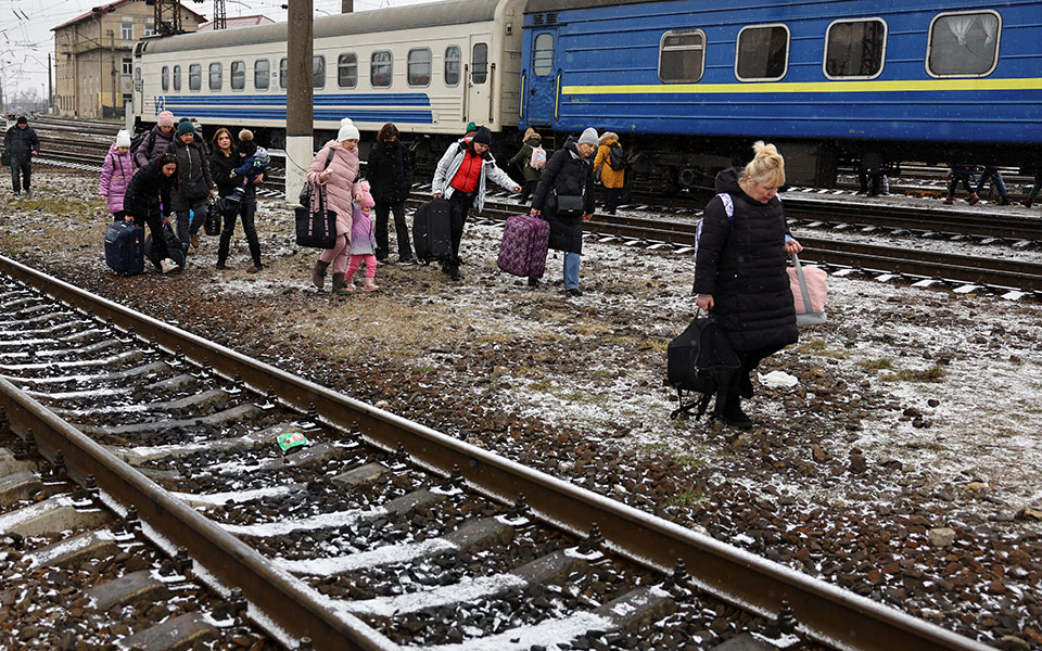 το-παρίσι-κατηγορεί-το-λονδίνο-για-έλ-561750436