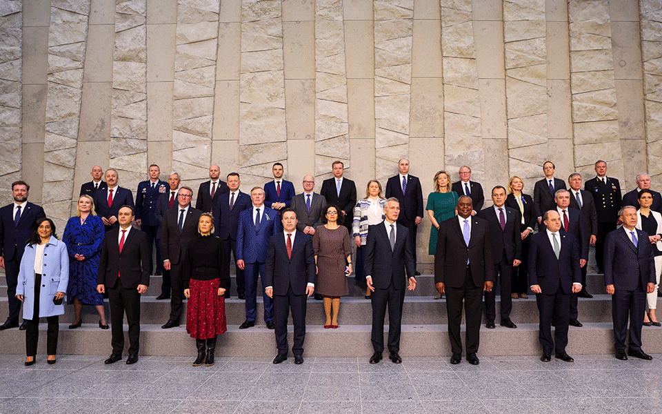 natο-οι-υπουργοί-άμυνας-συζητούν-την-ενί-561765124