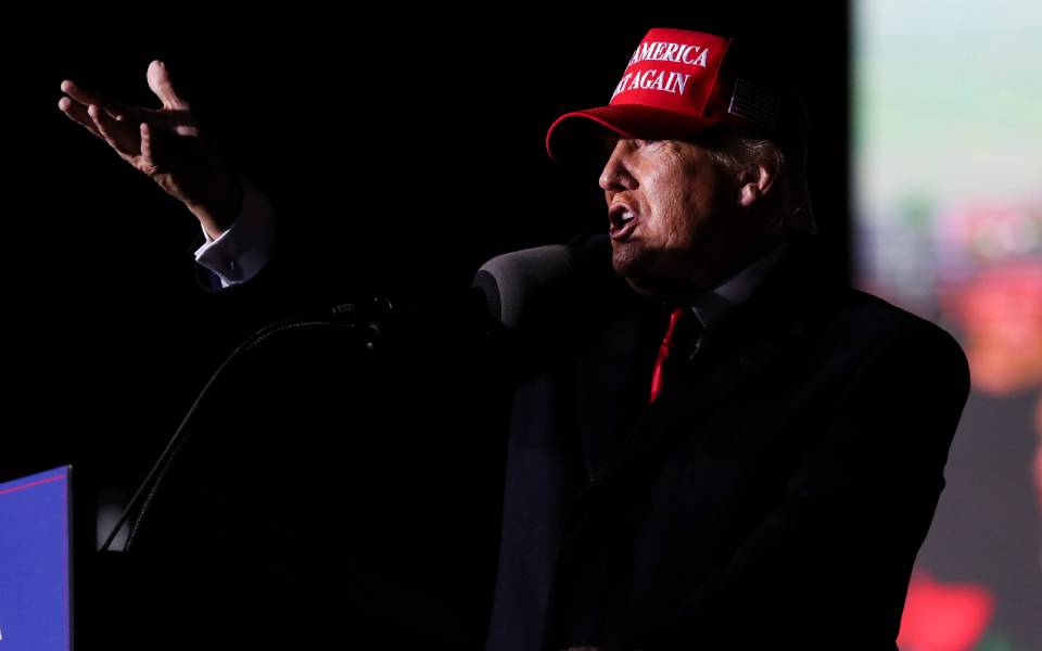 τραμπ-ζητεί-από-τον-πούτιν-να-αποκαλύψ-561785002