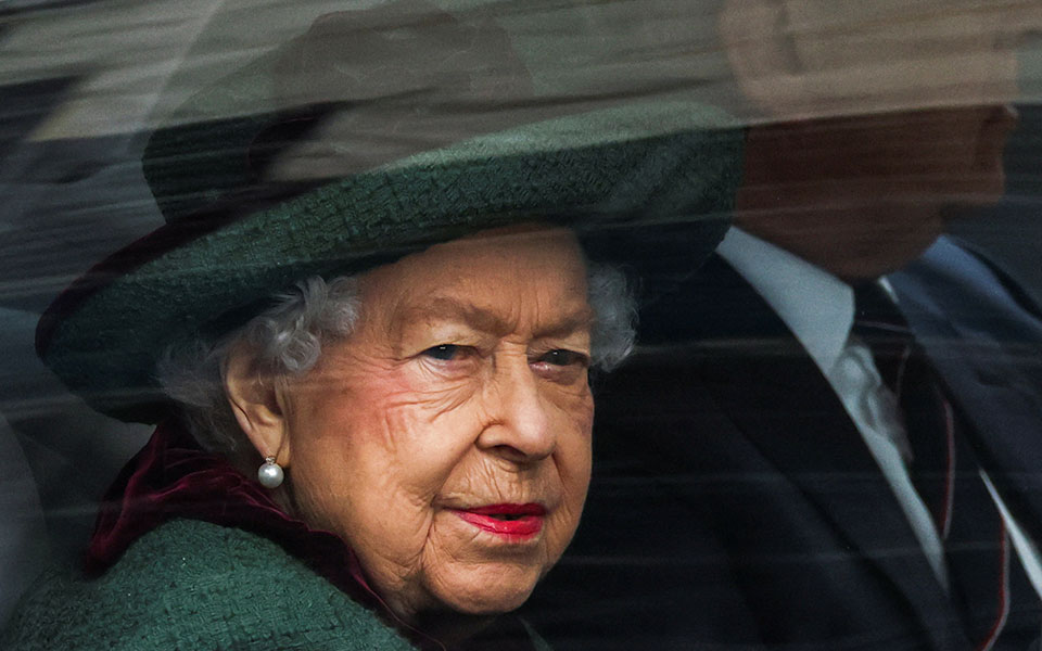 βασίλισσα-ελισάβετ-παρέστη-σε-μνημόσ-561783649