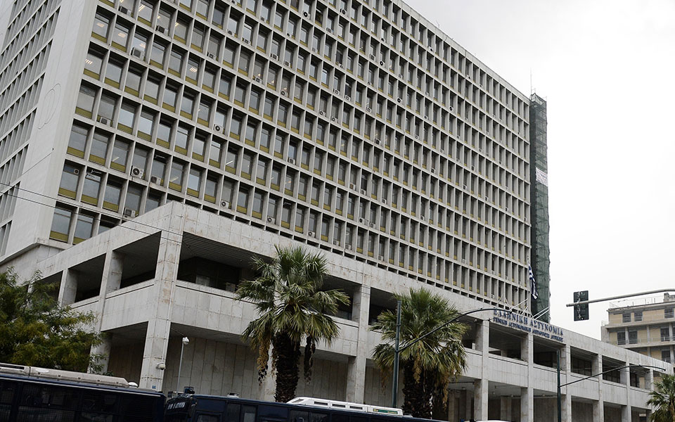 κρατείται-στον-11ο-όροφο-της-γαδα-η-μητέ-561785863