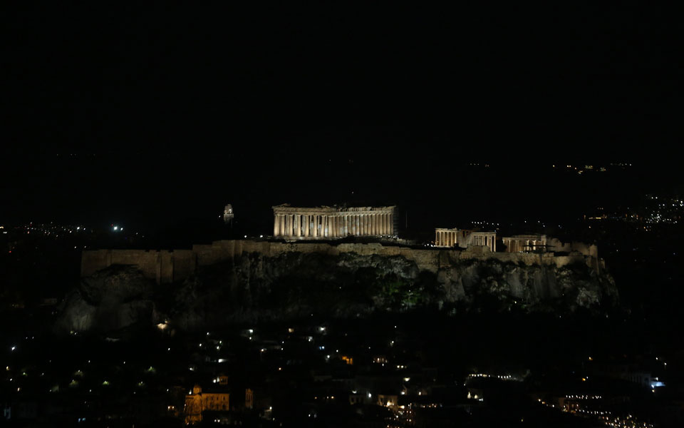 έσβησαν-τα-φώτα-για-την-ώρα-της-γης-561780955