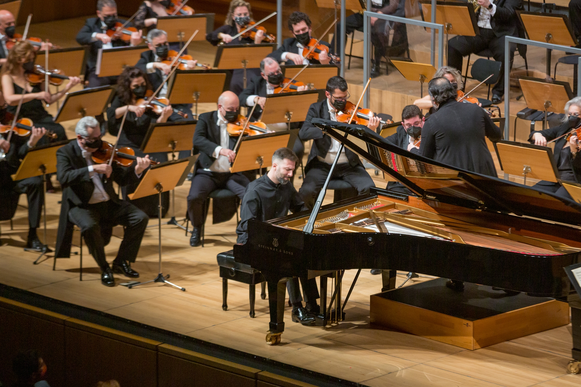 δύναμη-και-σιγουριά-απέπνεε-η-διεύθυν-561759640