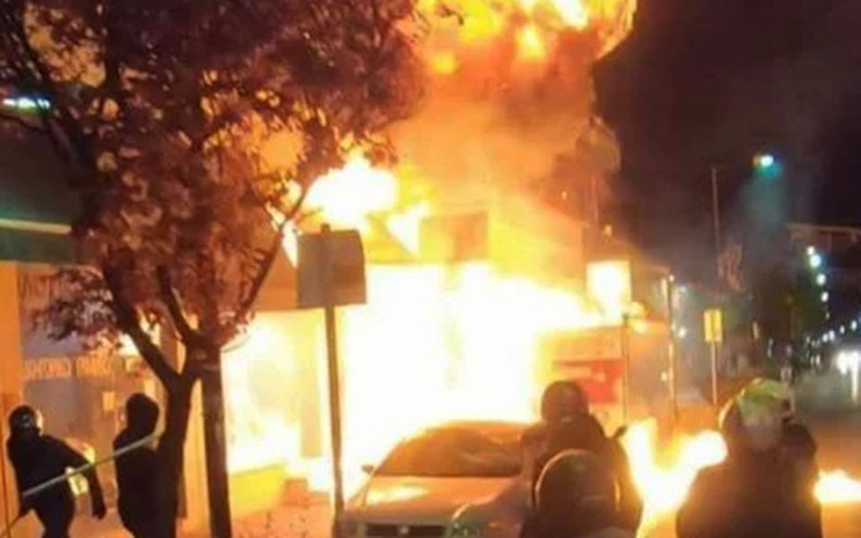 ο-σκοτεινός-κόσμος-των-χούλιγκαν-η-δικ-561762697