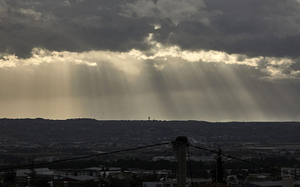καιρός-σήμερα-βροχές-καταιγίδες-και-χ-561750526