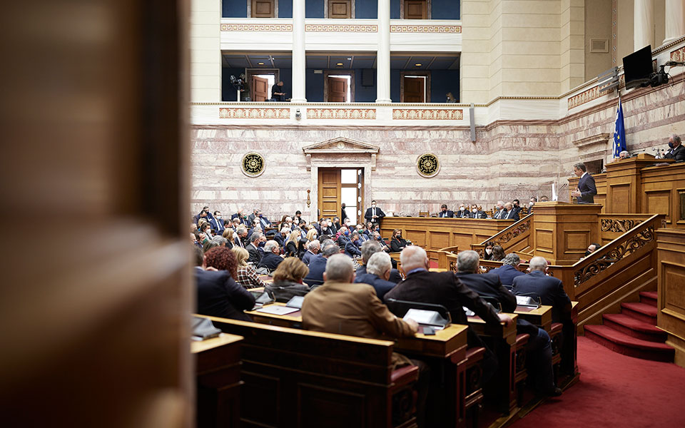 βουλή-θαυμασμός-βελόπουλου-για-πούτι-561744160