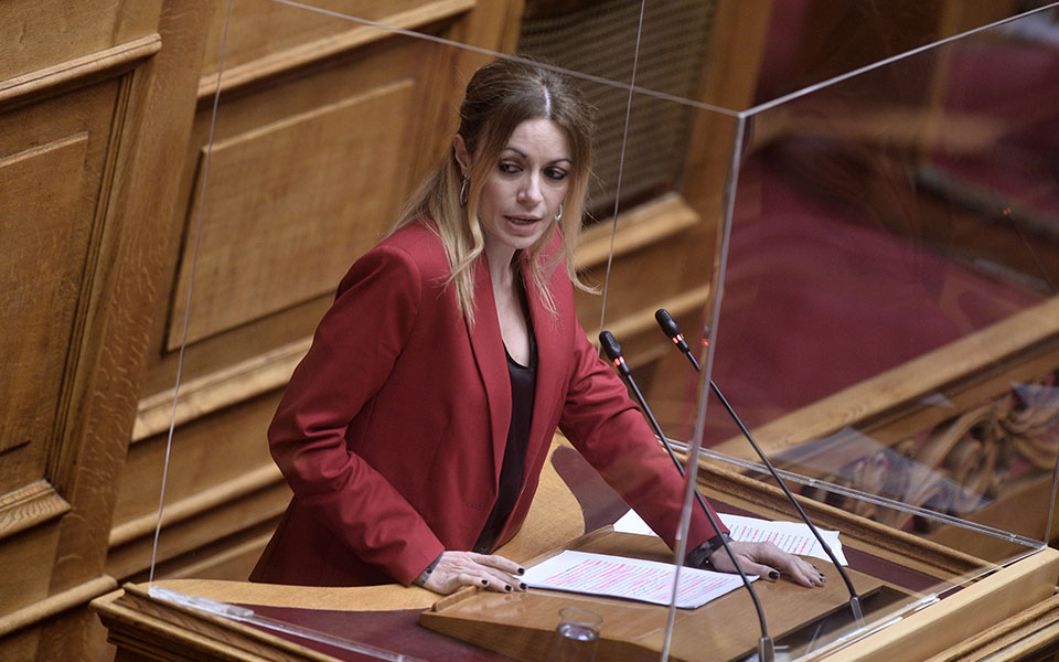 αποχώρησε-από-το-μέρα25-η-αγγ-αδαμοπούλ-561753736