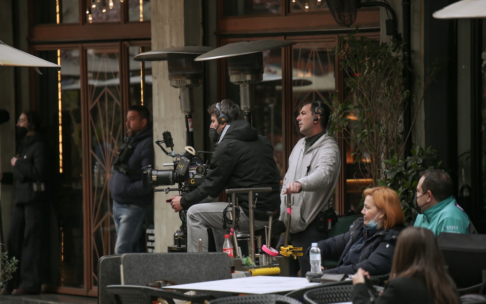 The Bricklayer: Σε κινηματογραφικό σκηνικό έχει μετατραπεί το κέντρο της Θεσσαλονίκης (εικόνες)-1