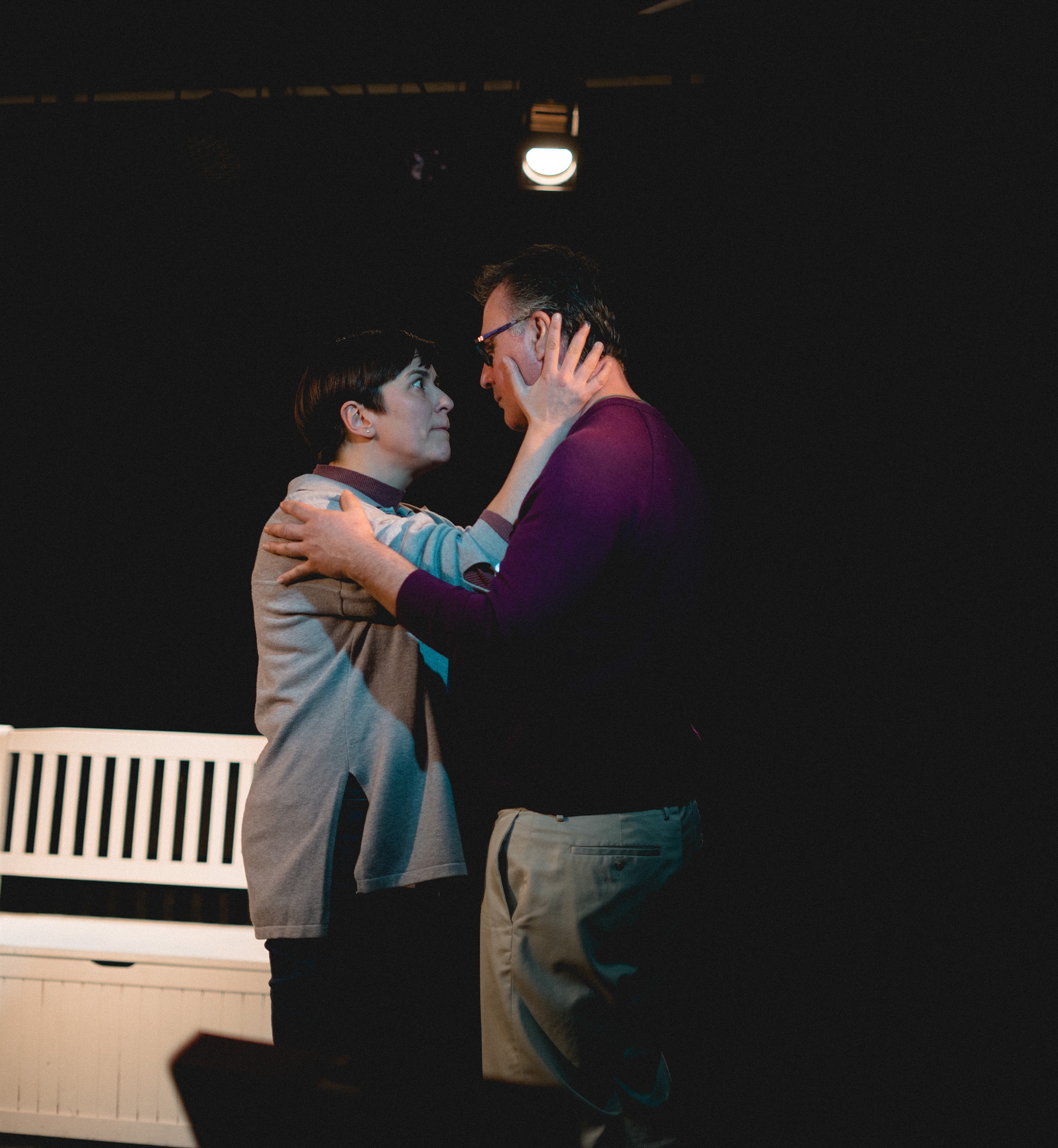 «Πώς να νικήσεις τη μοναξιά» και άλλα υπαρξιακά διλήμματα στο θεατρικό σανίδι-1