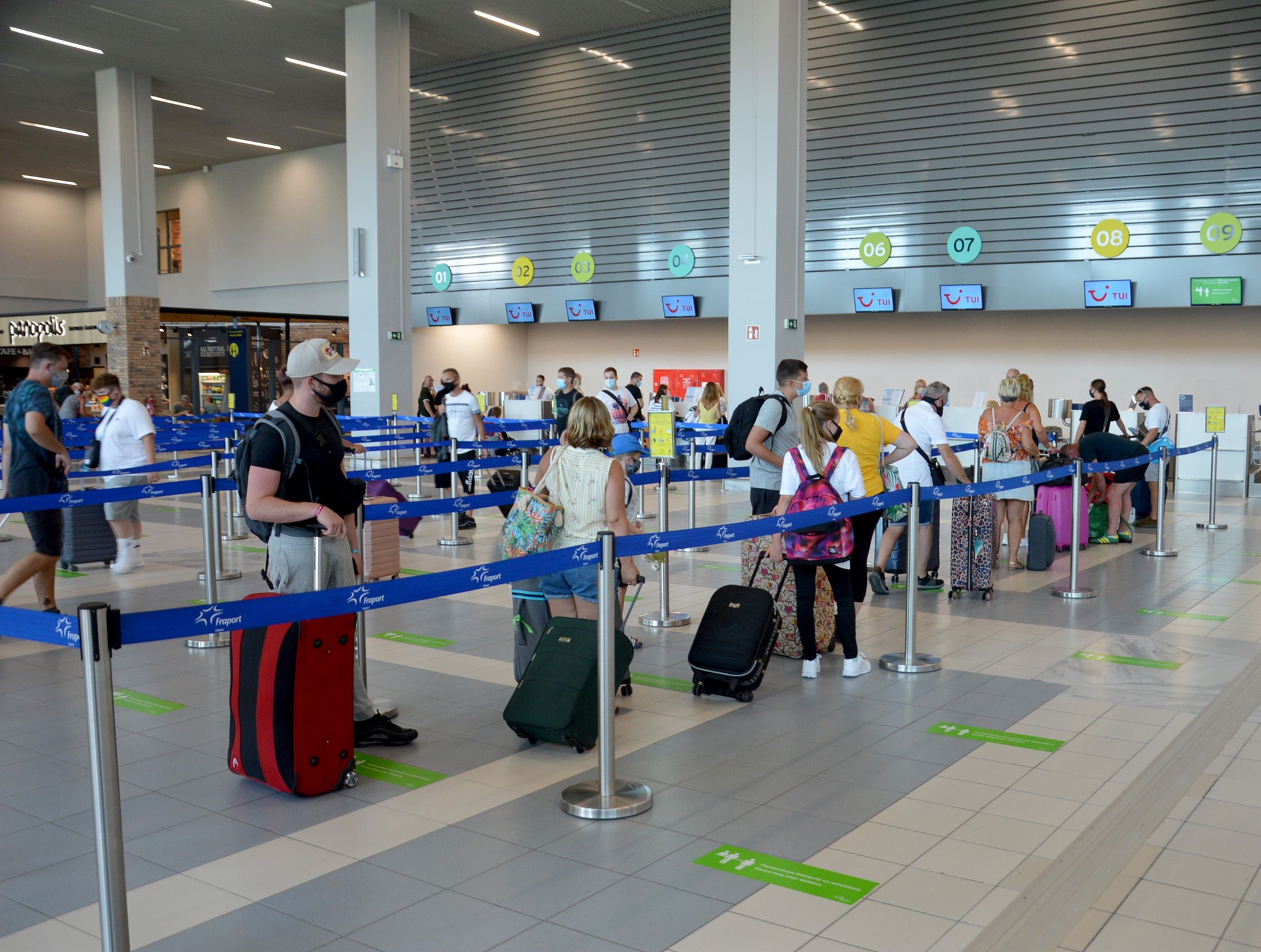 τζίρος-μισό-δισ-στα-ξενοδοχεία-τύπο-561770392