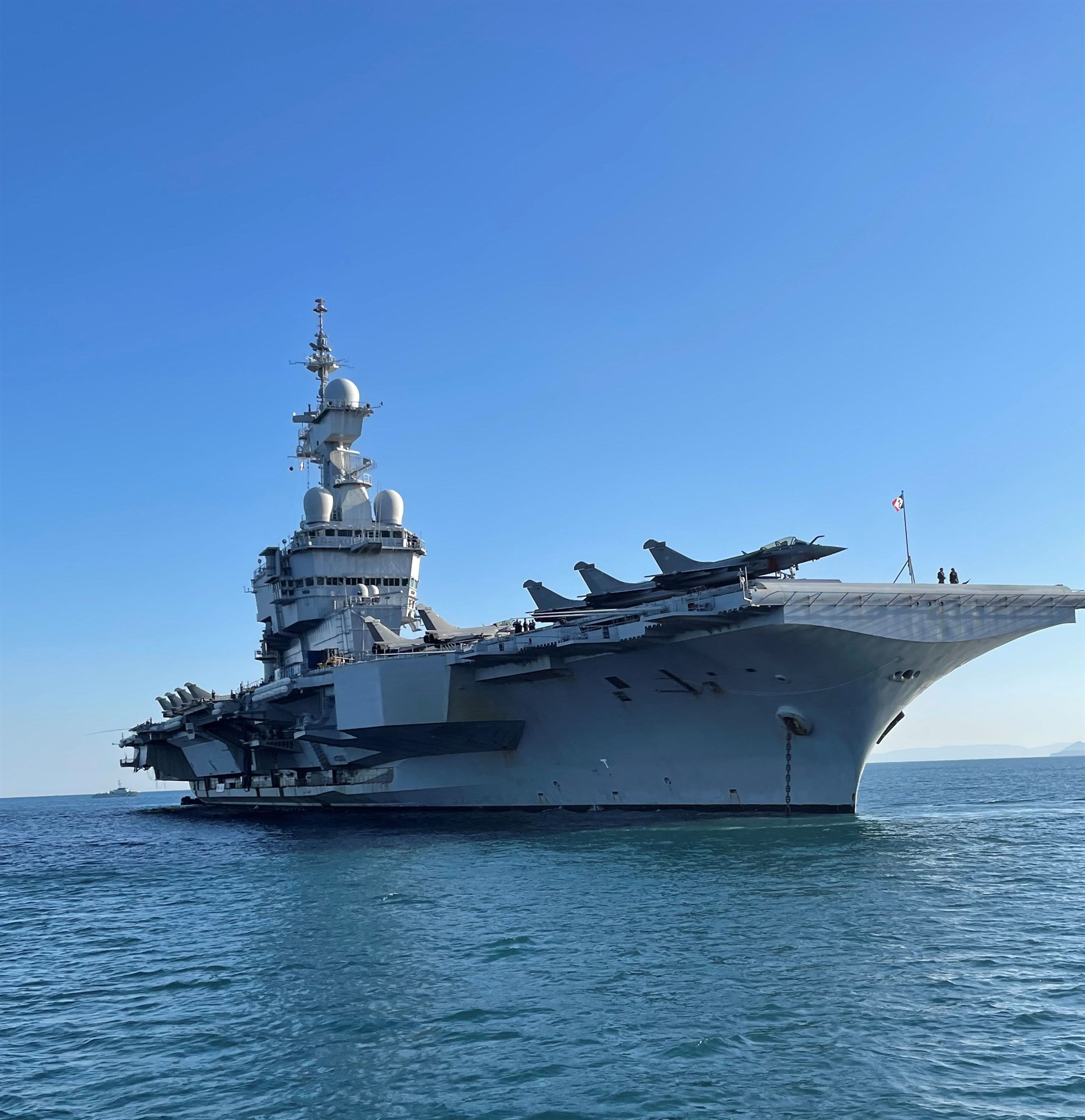 Στο κατάστρωμα του «Σαρλ Ντε Γκωλ»-1