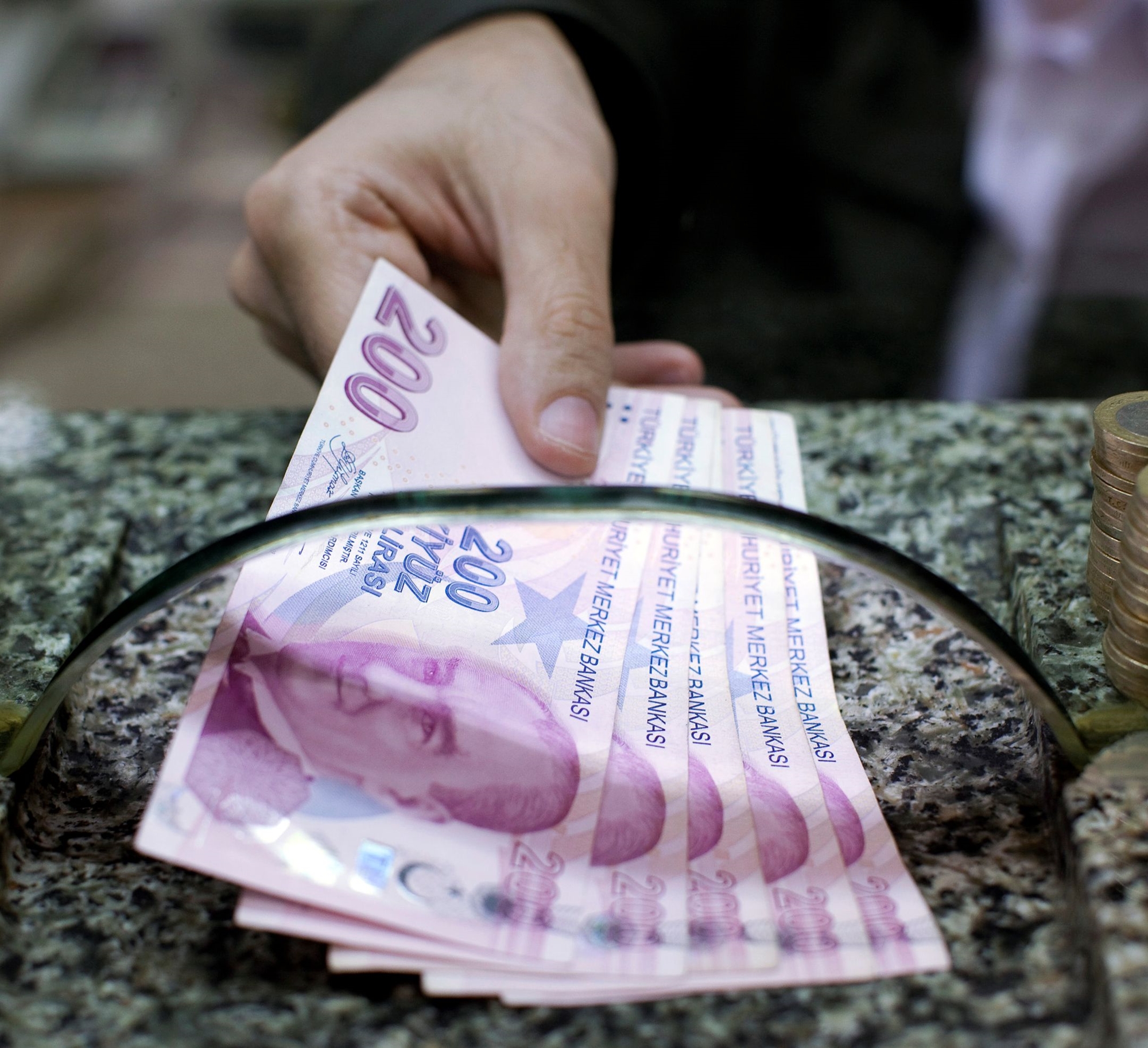 ο-πόλεμος-στην-ουκρανία-πλήττει-την-το-561773473