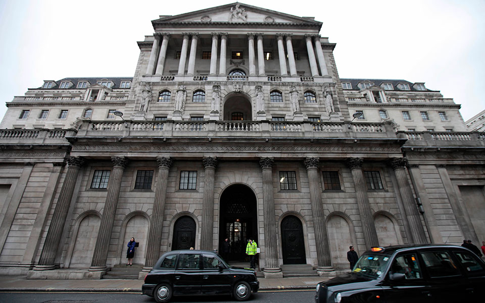 ηπια-η-πρώτη-κίνηση-της-τράπεζας-της-αγ-561768973