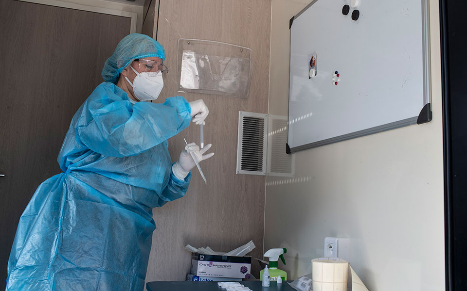 κορωνοϊός-19-705-νέα-κρούσματα-σήμερα-στην-561771157