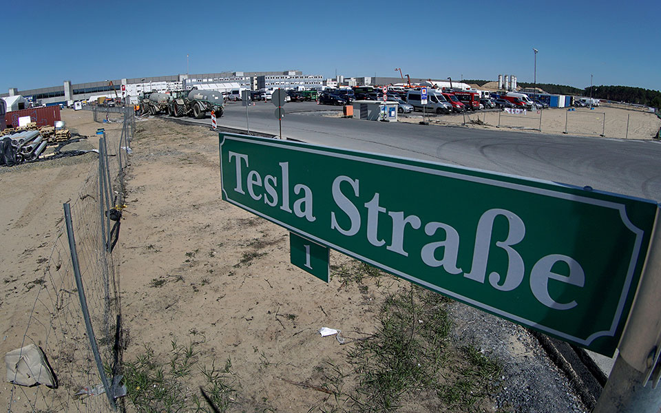 tesla-έλαβε-το-πράσινο-φως-για-τη-λειτουρ-561750484