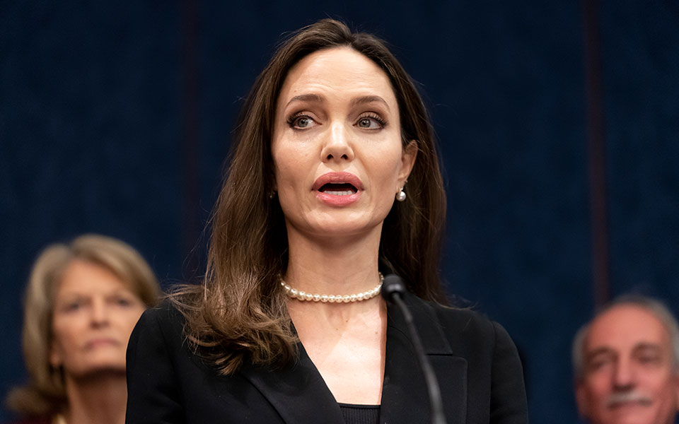 αντζελίνα-τζολί-στο-πλευρό-των-ουκραν-561766561