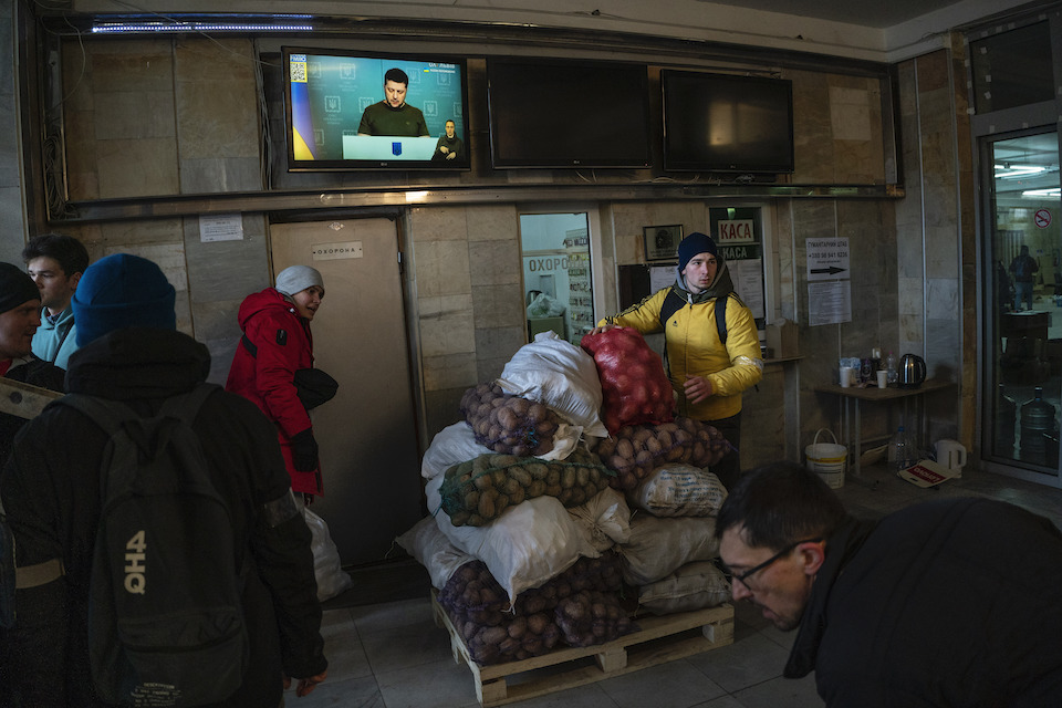 ζελένσκι-πώς-μετέτρεψε-σε-όπλο-της-ο-561763384