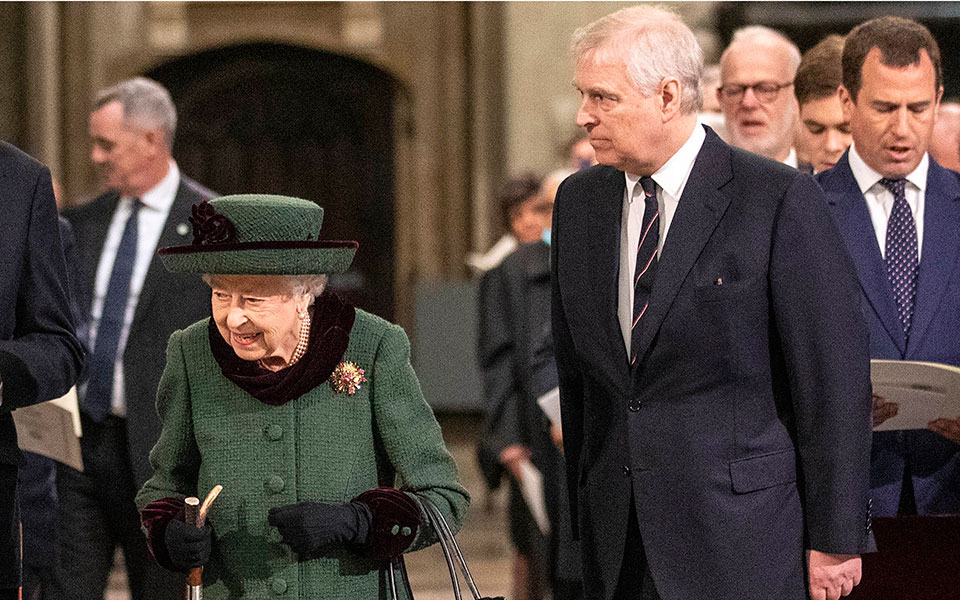 πρίγκιπας-άντριου-ανάγκασε-τη-βασί-561785635