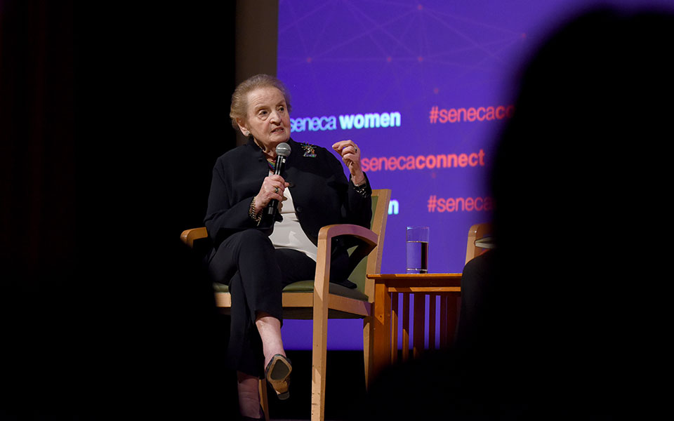 πέθανε-η-μαντλίν-ολμπράιτ-561776191