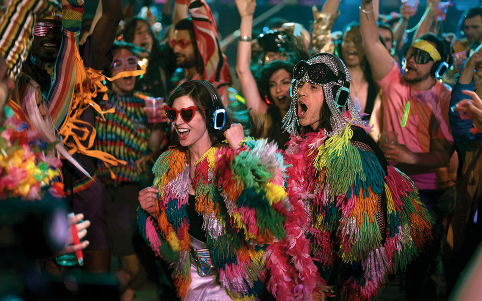 we-crashed-η-νέα-σειρά-που-πρέπει-να-δείτε-561786922