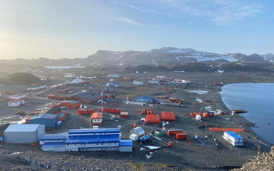 η-ηρωική-καρτερία-του-επίμονου-εξερ-561760204