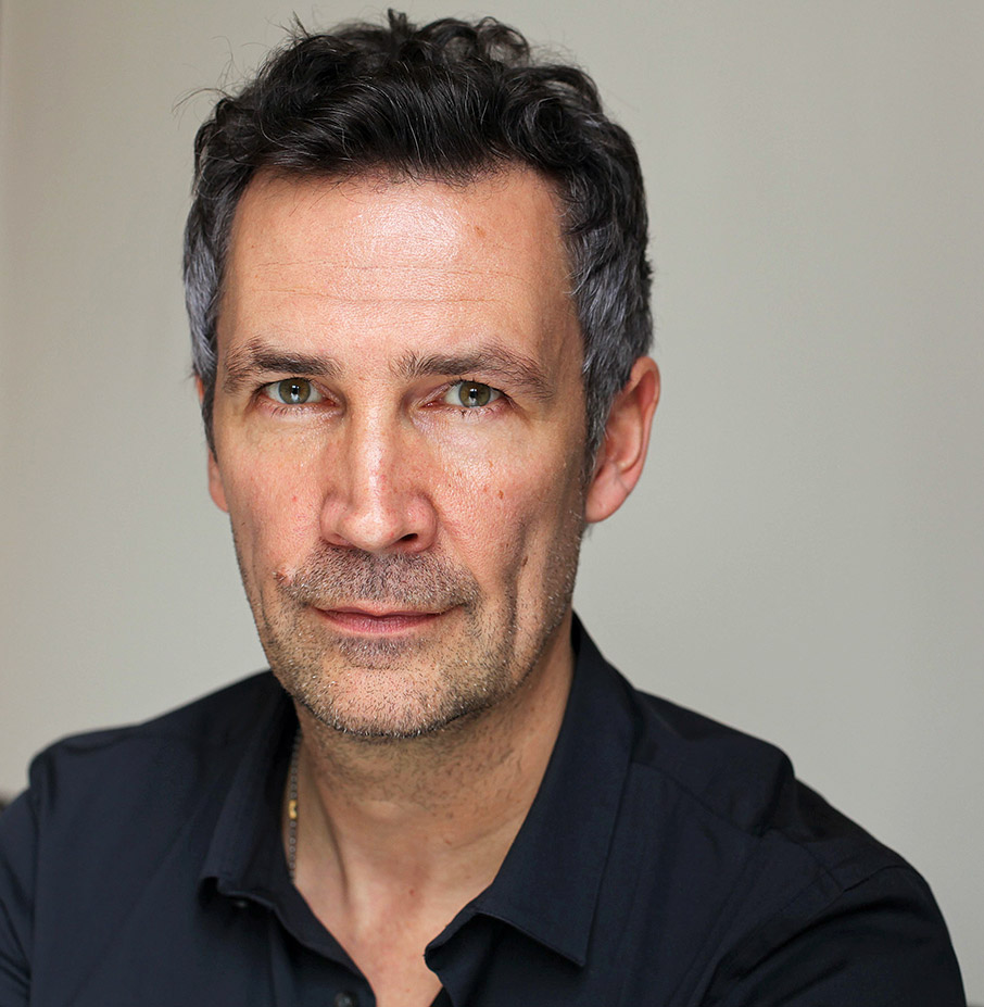 «Όταν έφτασα στην Ουκρανία, αμέσως κατάλαβα ότι είναι μια χώρα τραυματισμένη από τον πόλεμο»-1