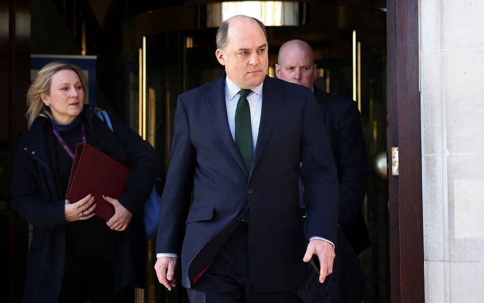 βρετανός-υπ-άμυνας-κόλλησε-η-ρωσική-φά-561744292