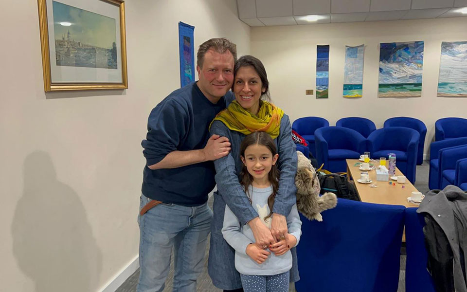 αυτή-ειναι-η-μαμά-η-ναζανίν-ράτκλιφ-561766516