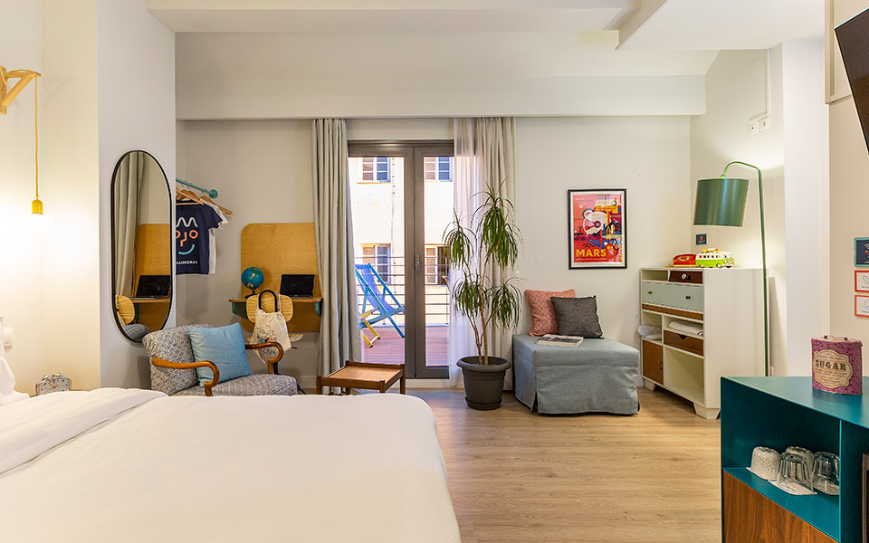 η-reminds-υπενθυμίζει-την-έννοια-της-φιλοξ-561774244