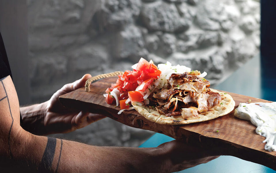 γνωστοί-σεφ-στον-δρόμο-του-street-food-561751168